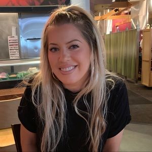 Meet your Posher, Vita